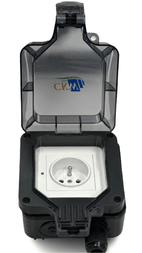 Prise connectée et étanche à utiliser avec le Smart kit pour monitoring